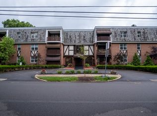 136 Centennial Ave APT 307, Sewickley, PA