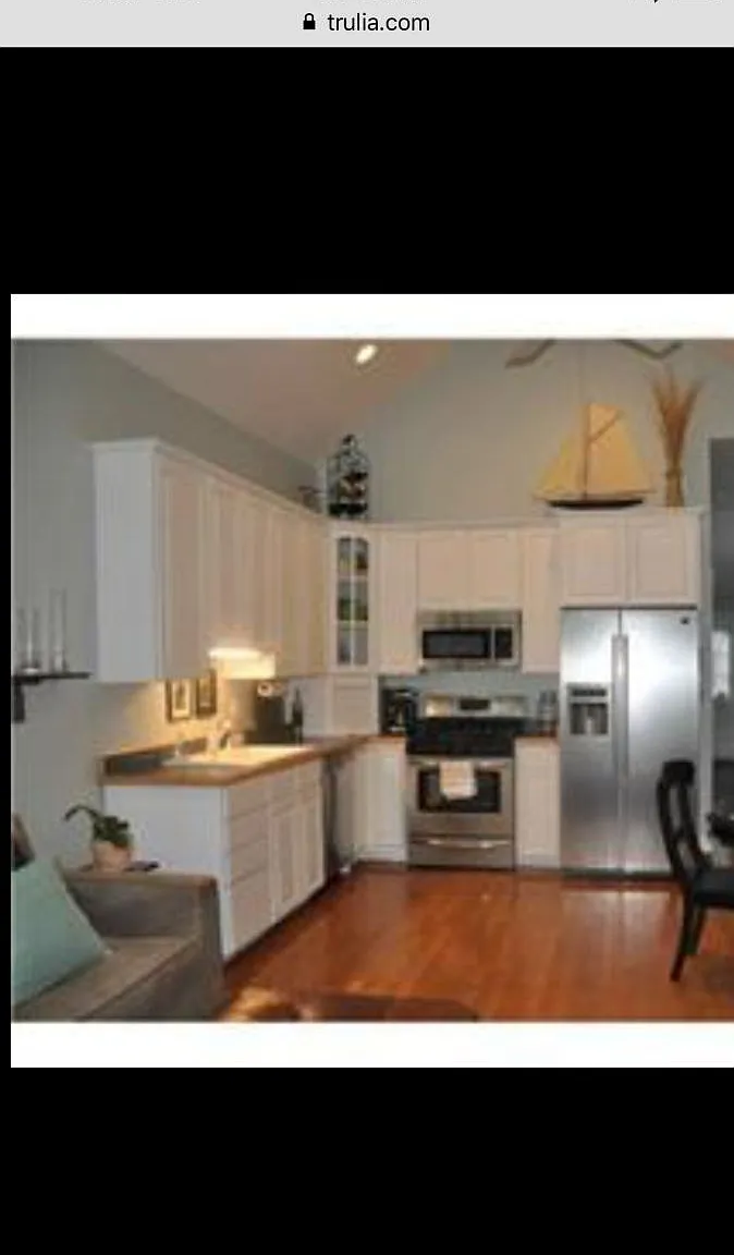 943 Camp St — Photo 4