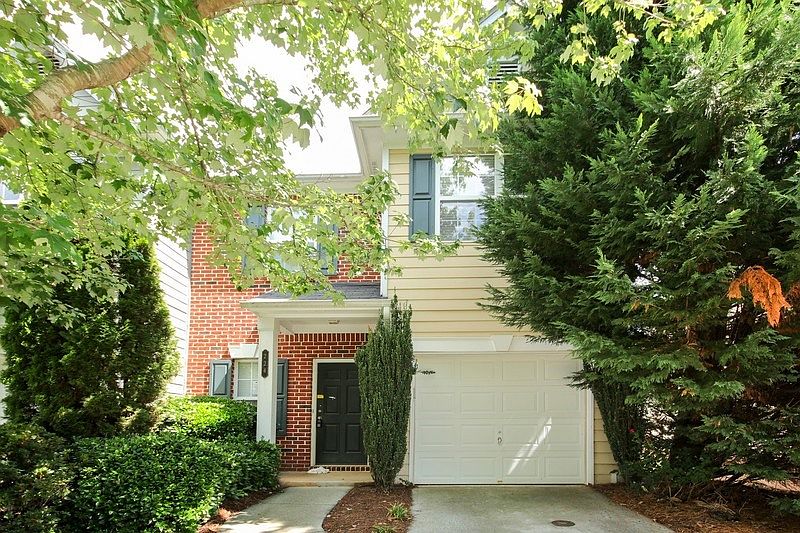 1st image of 224 Magnolia Leaf Dr