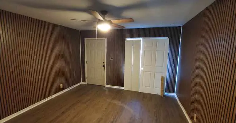1207 Mobile Ave — Photo 2