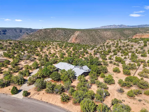 427 Estante Way, Los Alamos, NM 87547