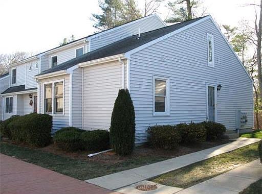 1st image of 20 Prudence Crandall Ln