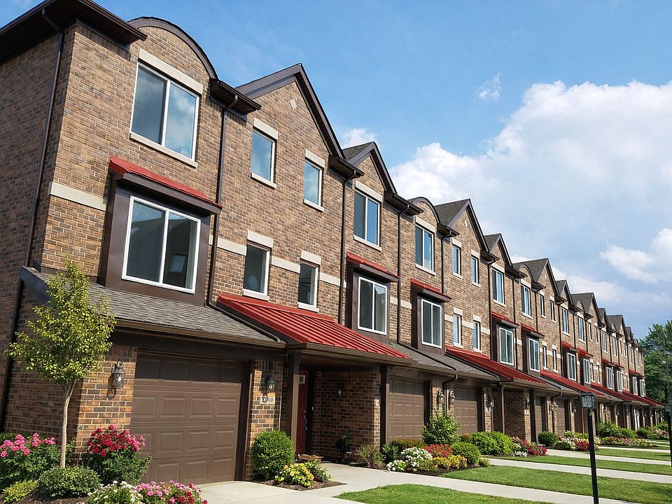 End unit condo in downtown Farmington