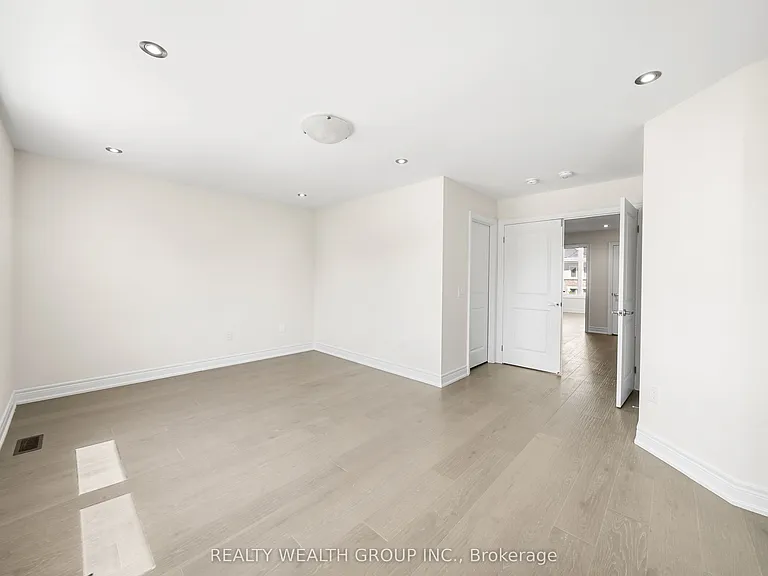 261 Seaview Hts — Photo 35