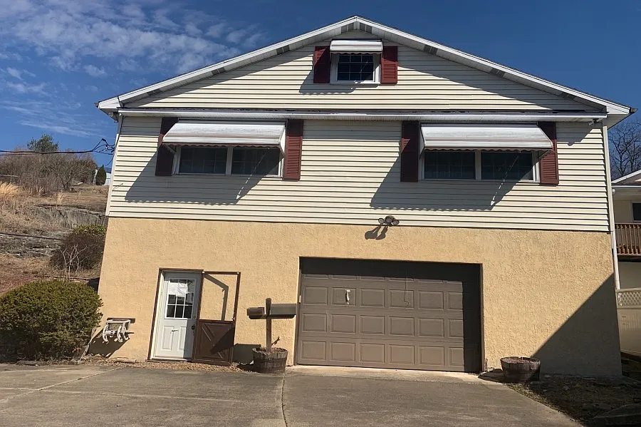217 Vine St photo 1