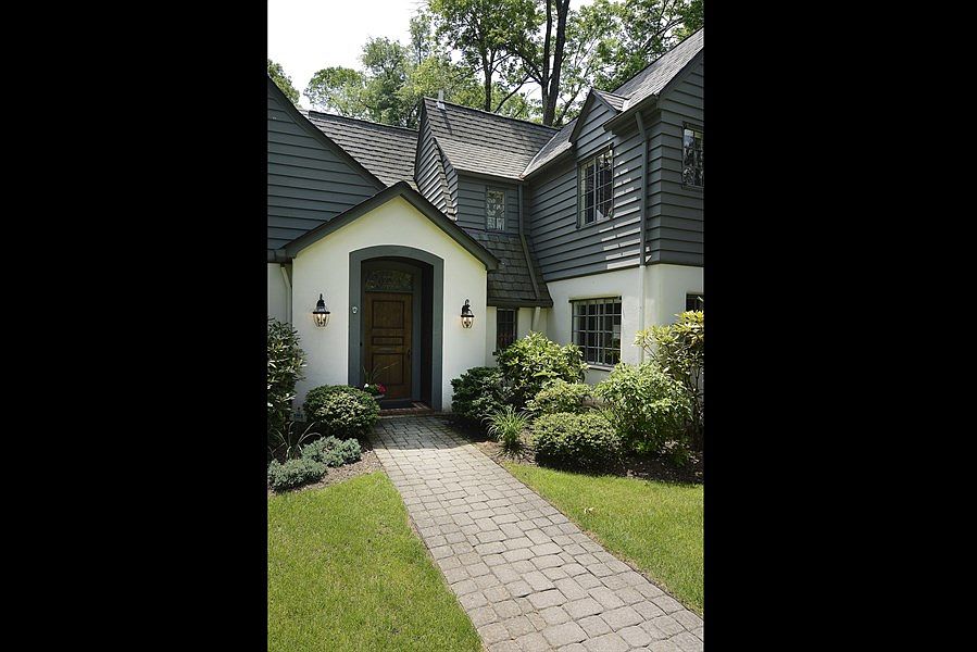 2nd image of 49 Arden Ln