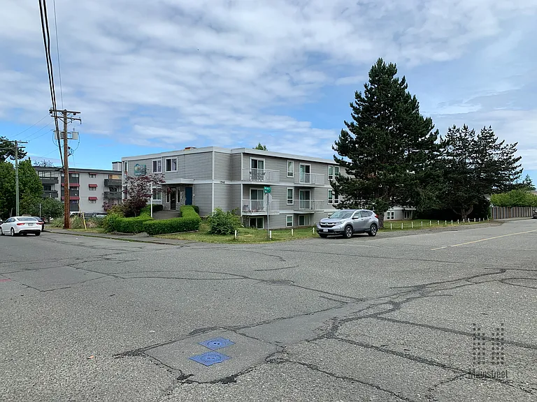 1846 England Ave — Photo 9