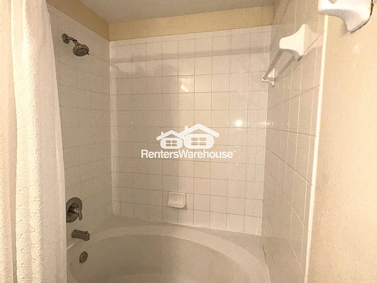 10943 Keys Gate Dr — Photo 18
