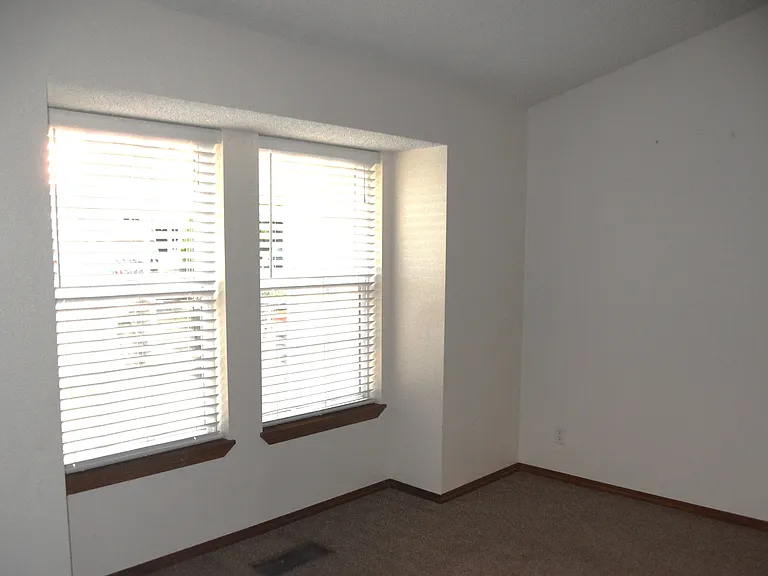 8205 NE 139th Ct — Photo 5