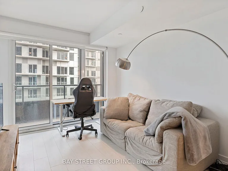 19 Western Battery Rd #3301 — Photo 15