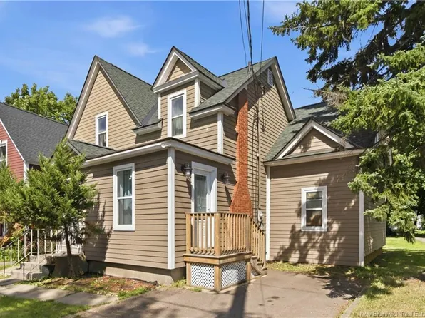 117 Elmwood Dr, Moncton, NB E1A 1X2