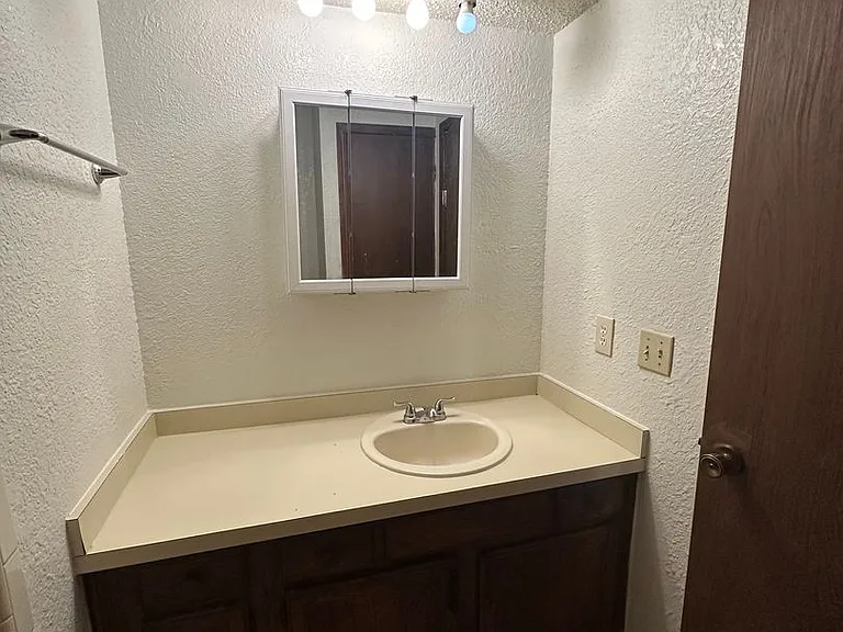108 Kendra Dr — Photo 31
