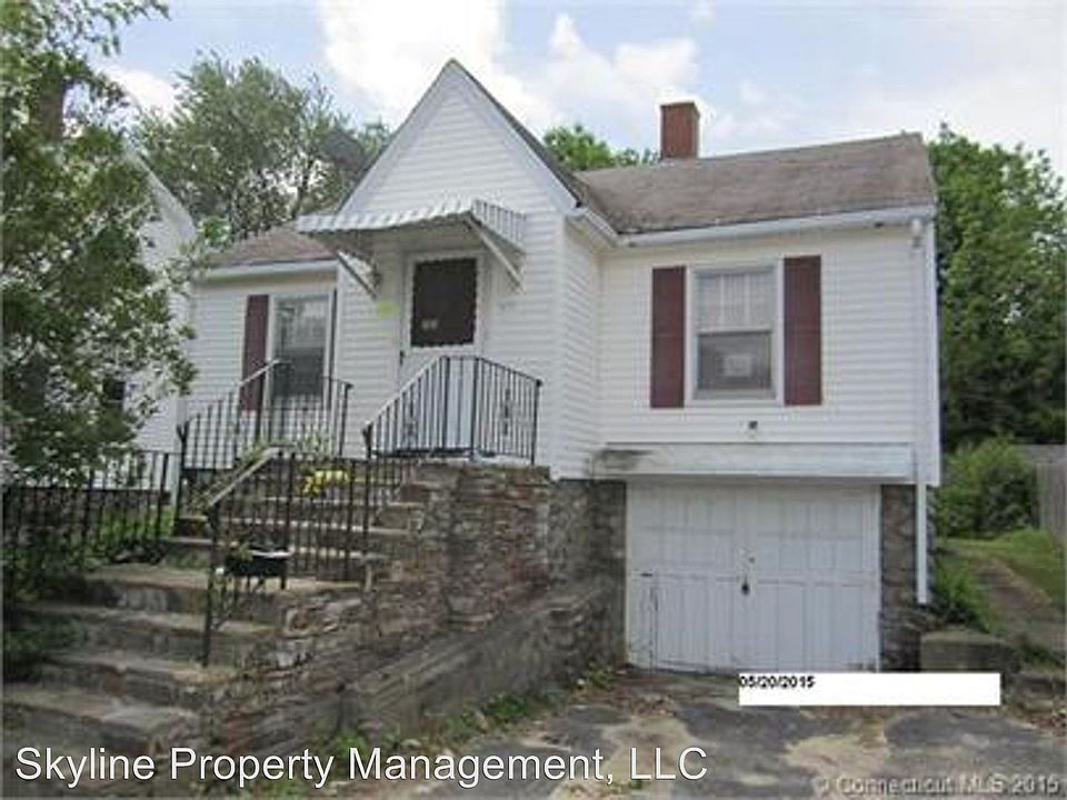 2nd image of 285 Monroe Ave