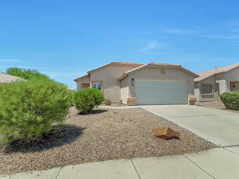 2645 W Cezanne Cir — Photo 2