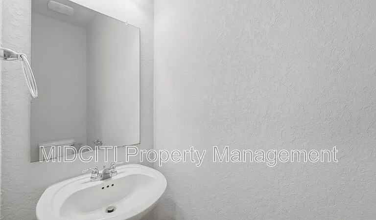 1858 Lauter Ln — Photo 17