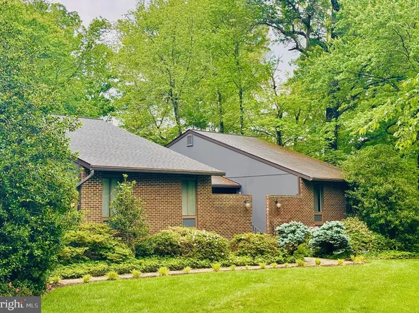 3209 Barkley Dr, Fairfax, VA 22031