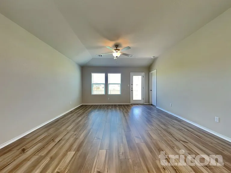 5208 Saddle Club Dr — Photo 2