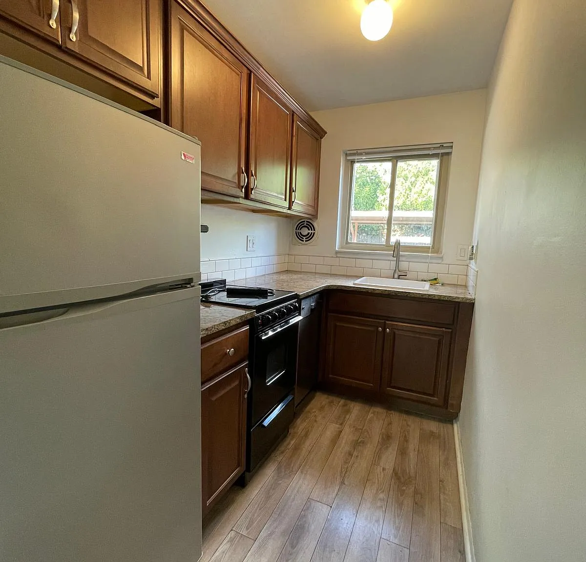 1 bed, 630 sqft, $1,350 — Photo 4