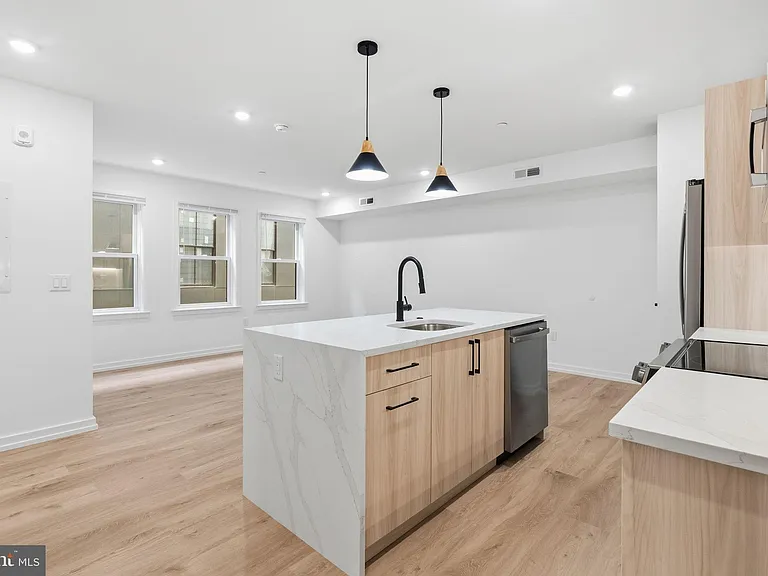 208 Vine St #3C — Photo 4