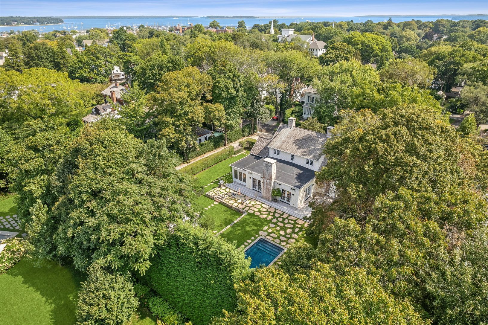  Mature & Private Landscape