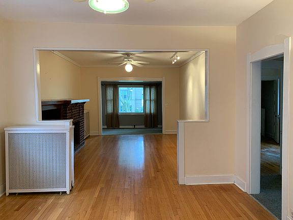 3rd image of 1730 W Bryn Mawr Ave