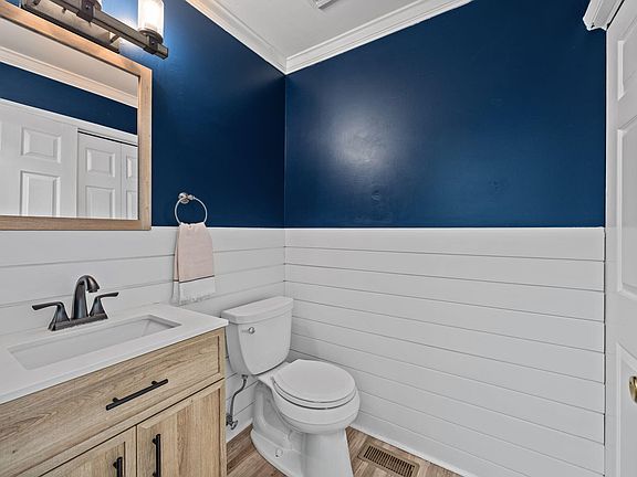 4th image of 6036 Epping Forest Dr
