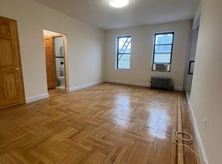 3420 30th St APT 3H, Astoria, NY 11106