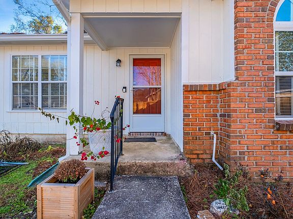 2nd image of 4252 Red Oak Dr