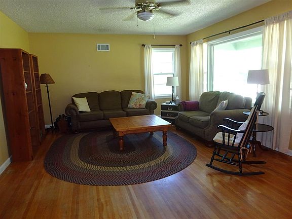 5th image of 401 E 24th St #401