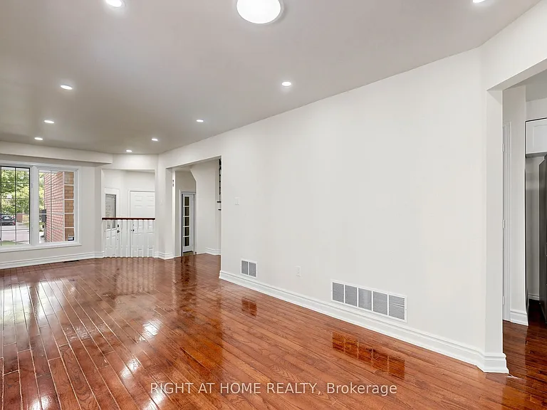 22 Foxtail Rdg — Photo 4