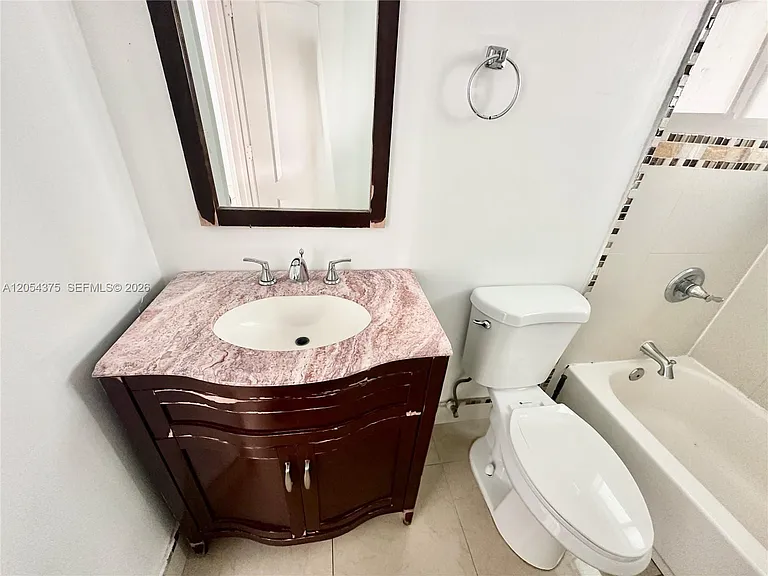 1548 SW 5th Pl #1 — Photo 25