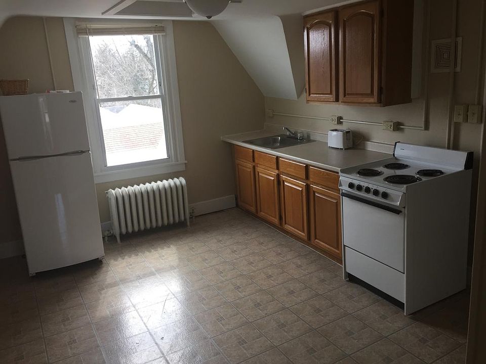 Eat in kitchen