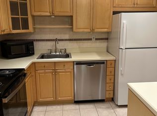 111 Amberly Dr Unit D, Manalapan, NJ 07726