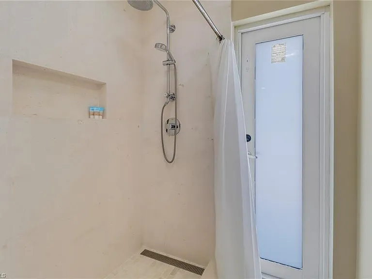 701 N Barfield Dr — Photo 24