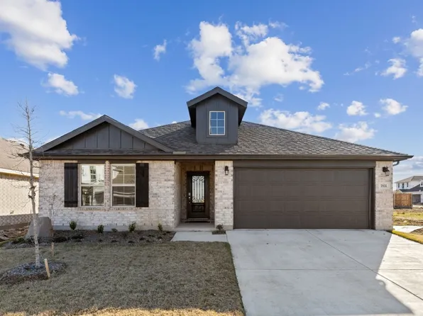 1804 Briar Hill Dr, Denton, TX 76207