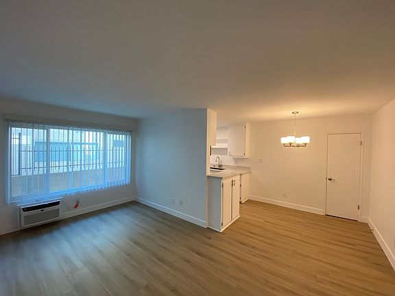 4th image of 3720 Watseka Ave APT 2