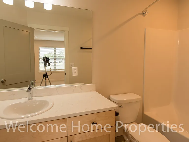 2 NE Hadley Way — Photo 21