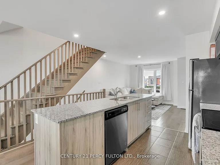 89 Fairlane Ave — Photo 20
