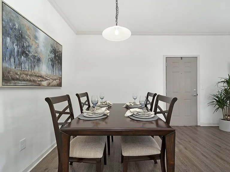 Two Bedroom - 2 Bed / 1 Bath - 928 Sq.Ft.