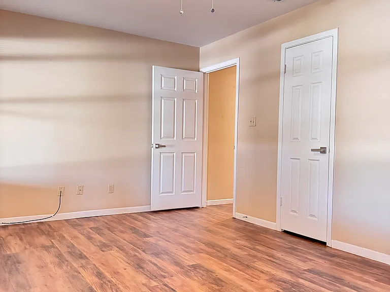2527 Westminster Dr — Photo 7