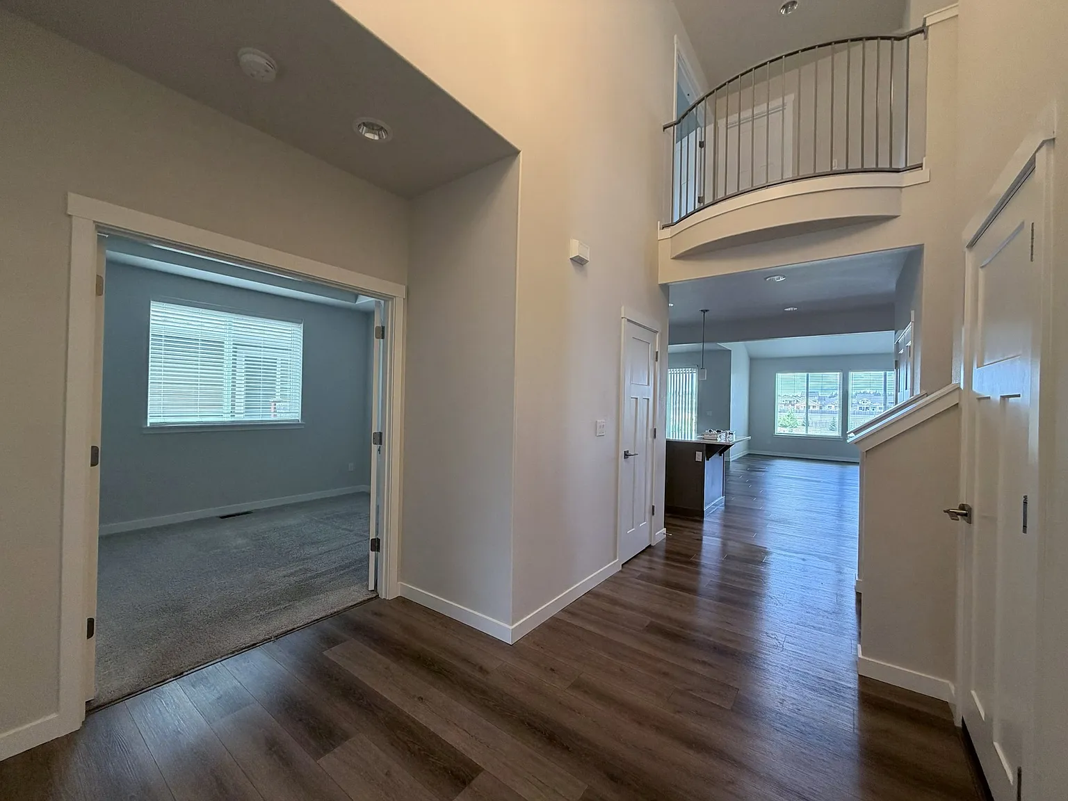 4 bed, 2461 sqft, $3,195 — Photo 4