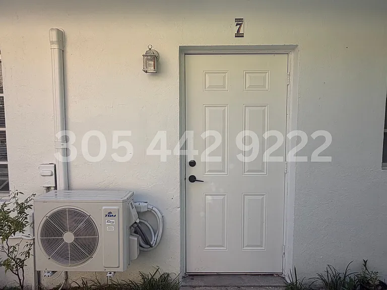 2148 NW Flagler Ter #7 — Photo 8