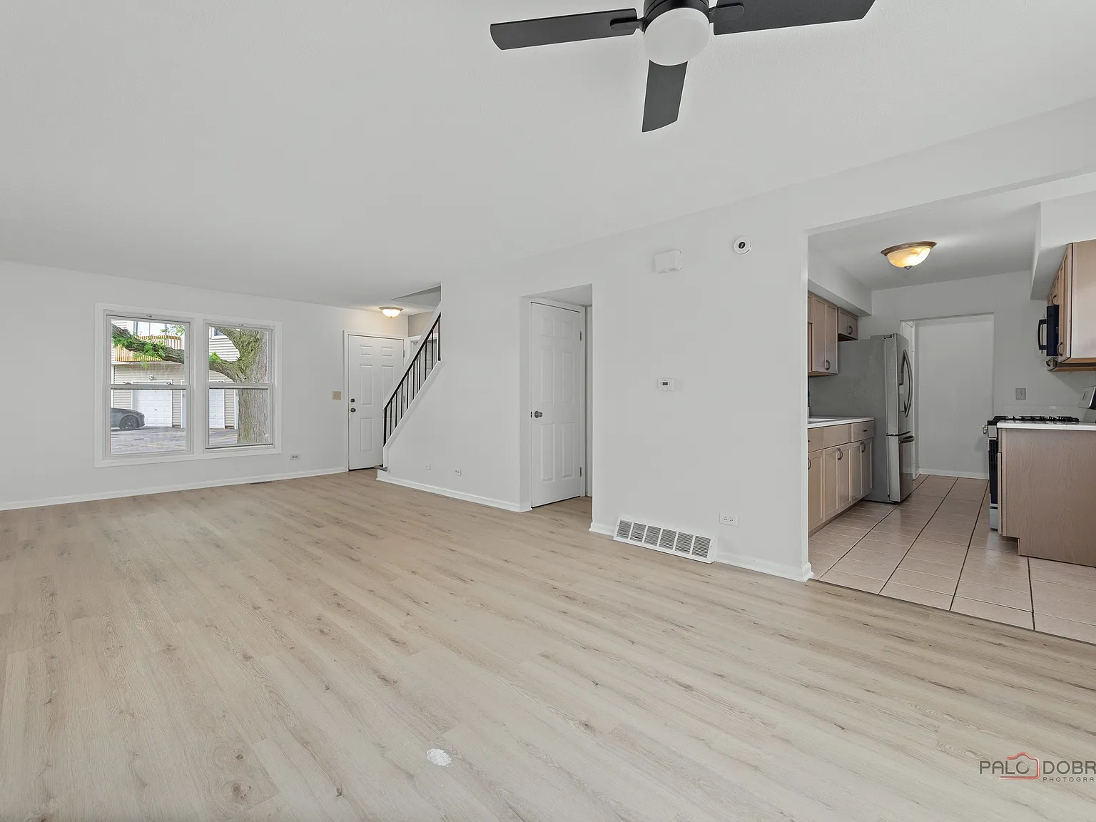 4 bed, 2.0 bath, 1921 sqft, $2,700 — Photo 3