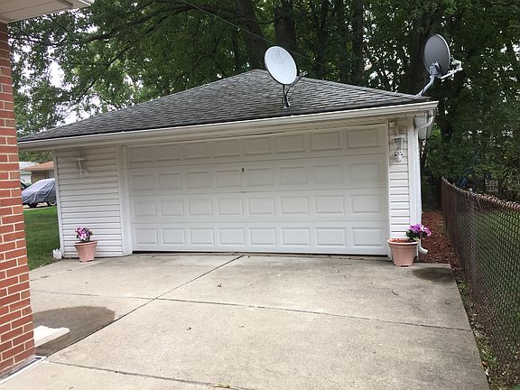 3rd image of 4003 Grindley Park St