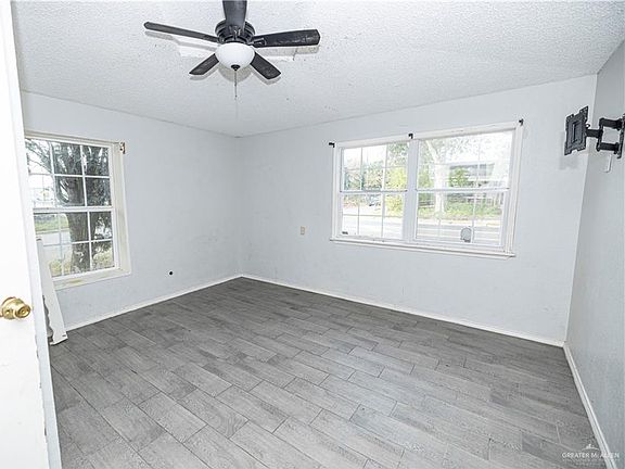 4th image of 217 S Bridge Ave