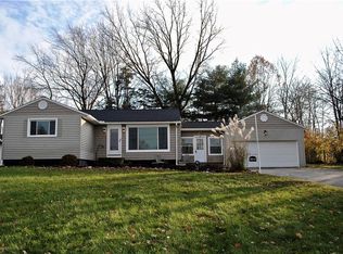 18695 Meadow Ln, Strongsville, OH