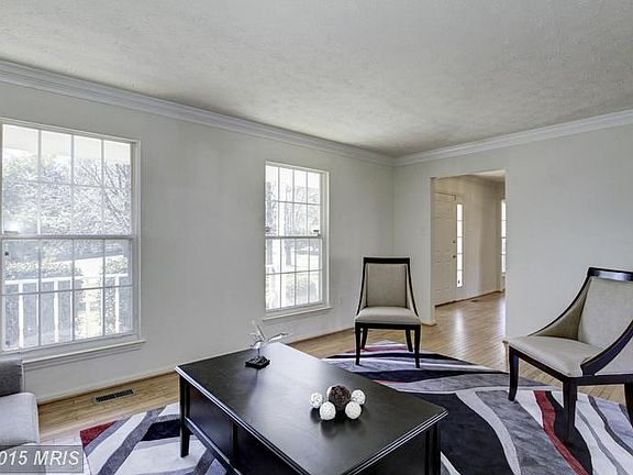 4th image of 13901 Bergenfield Dr