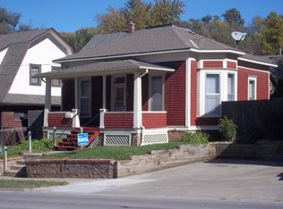 607 S 1st St, Council Bluffs, IA 51503