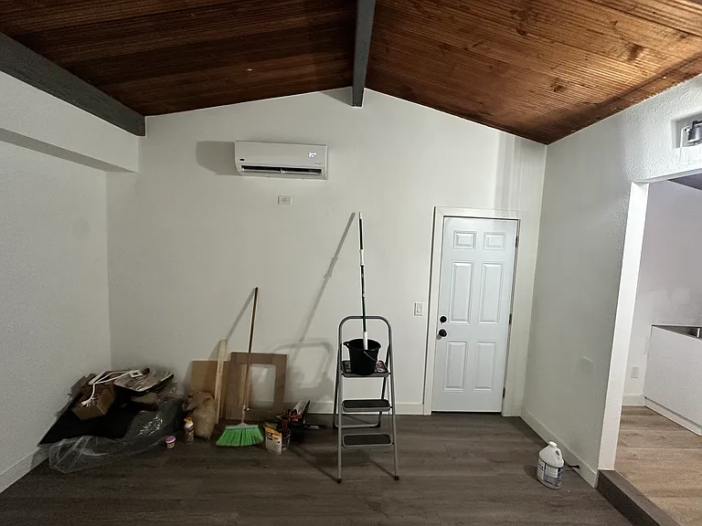 420 E Repplier Rd — Photo 5