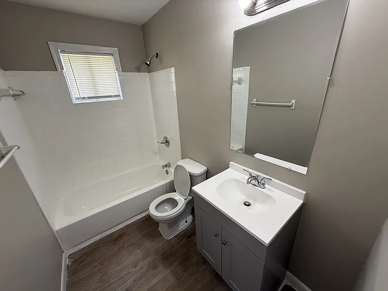 1351 Austin St — Photo 10